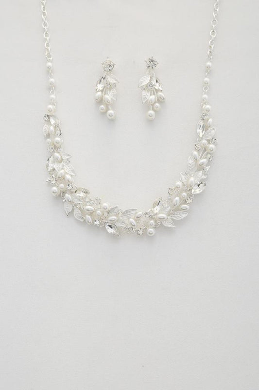 Women's Leaf Pattern Pearl Crystal Necklace